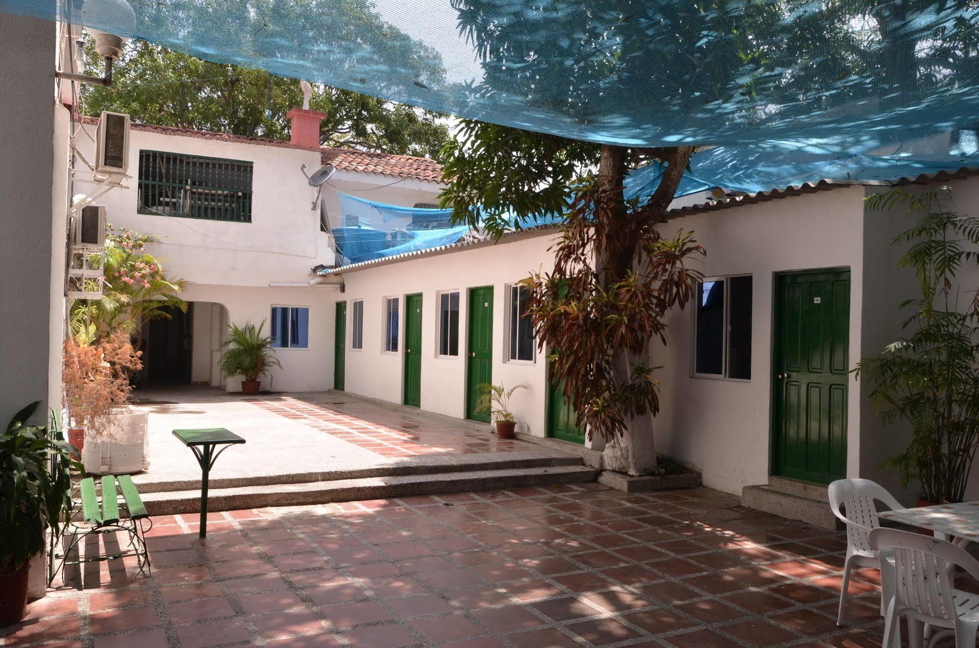 Hotel Vargas Airport Cartagena Eksteriør bilde