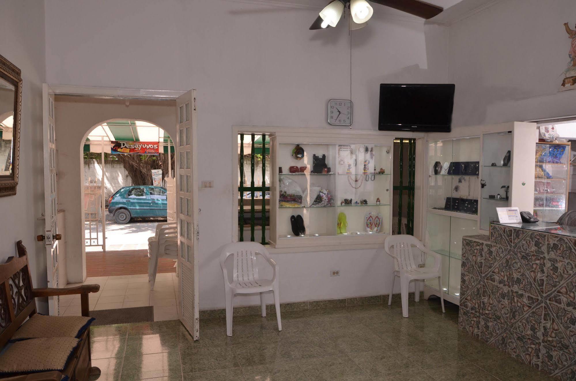 Hotel Vargas Airport Cartagena Eksteriør bilde