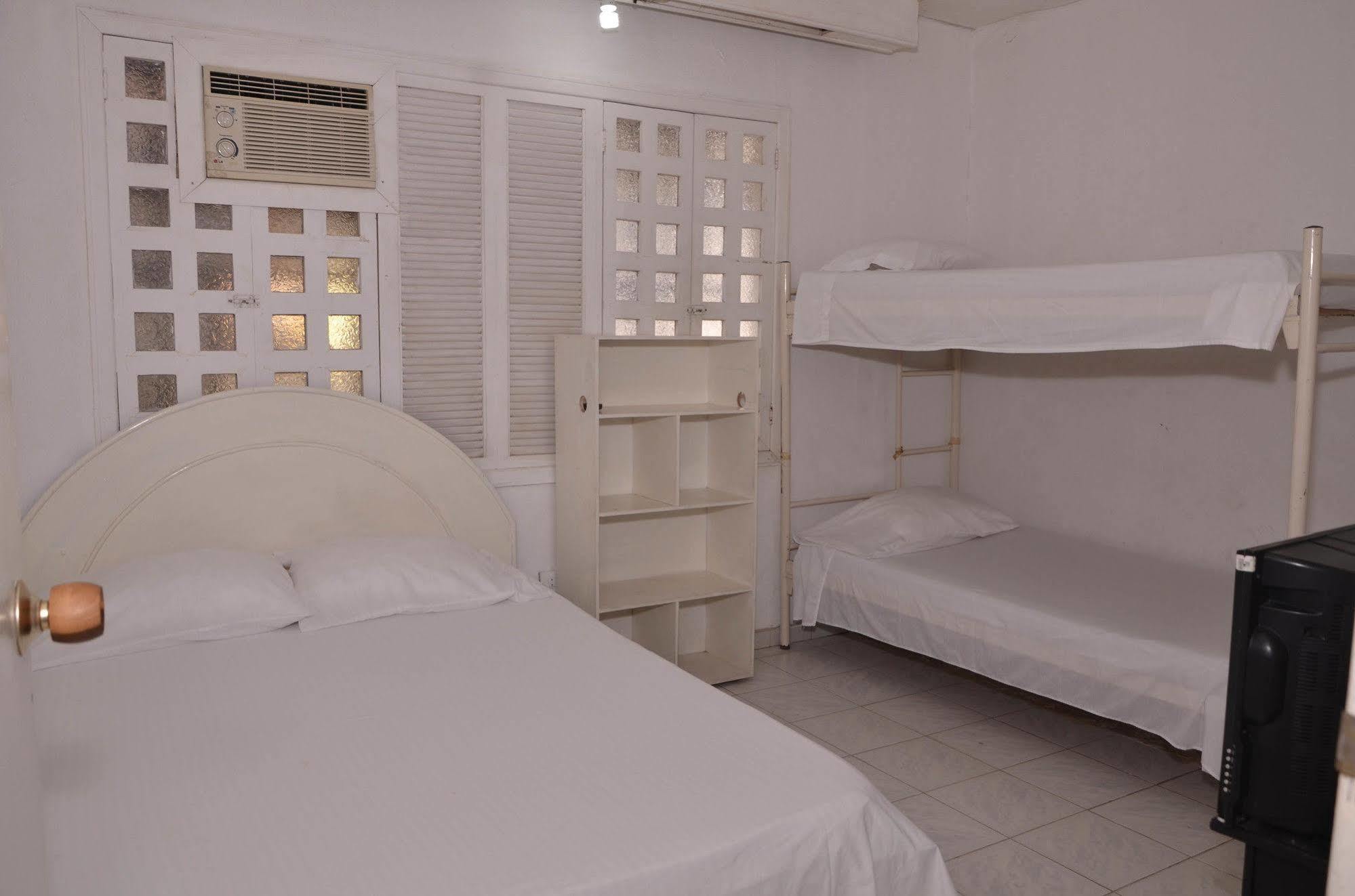 Hotel Vargas Airport Cartagena Eksteriør bilde