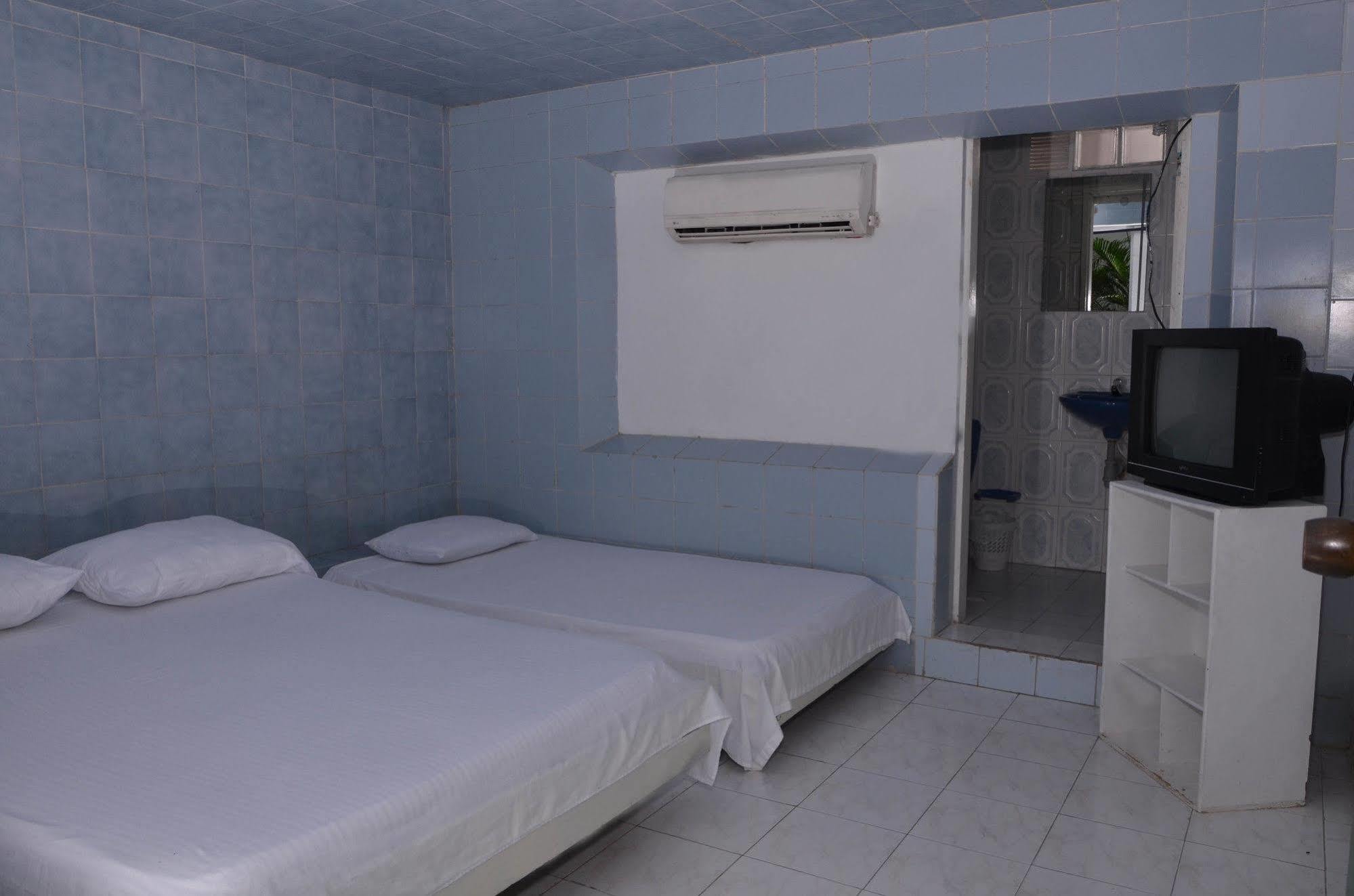 Hotel Vargas Airport Cartagena Eksteriør bilde