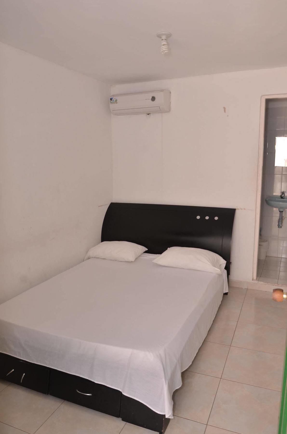 Hotel Vargas Airport Cartagena Eksteriør bilde