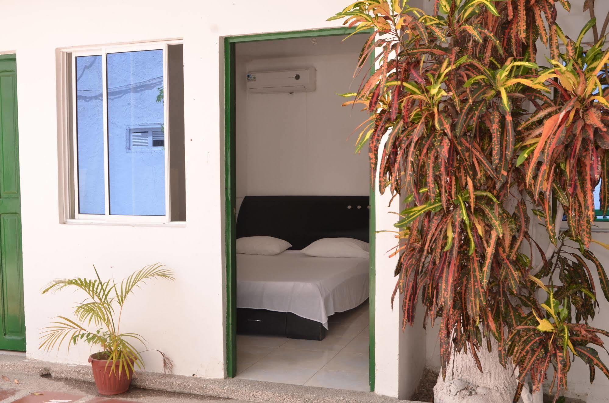 Hotel Vargas Airport Cartagena Eksteriør bilde